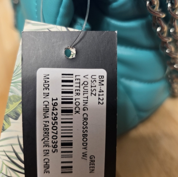 ❌️❌️SOLD❌️❌️Badgley Michka crossbody bag - Picture 6 of 9